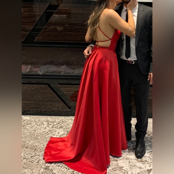 Dave & Johnny Sexy A line open back red gown - Picture 4 of 5